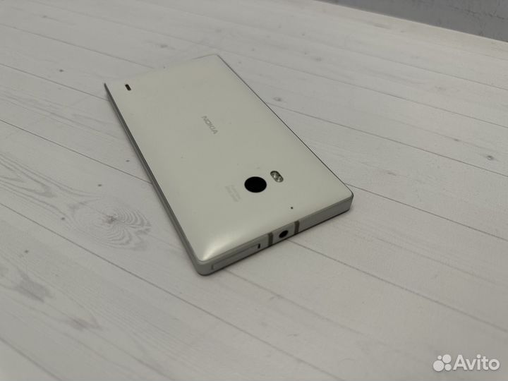 Телефон Nokia Lumia 930