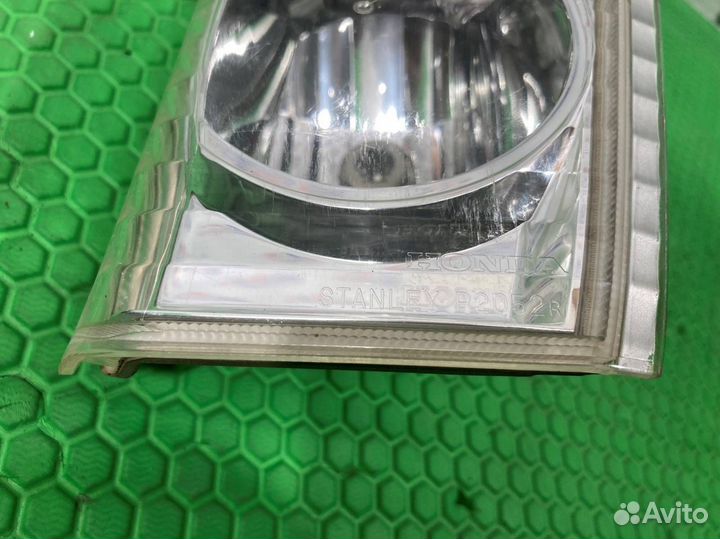 Фонарь крышки багажника правый Honda Pilot YF1