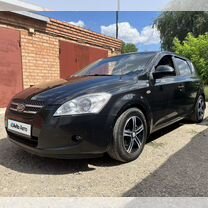 Kia Ceed 1.4 MT, 2009, 220 000 км, с пробегом, цена 700 000 руб.