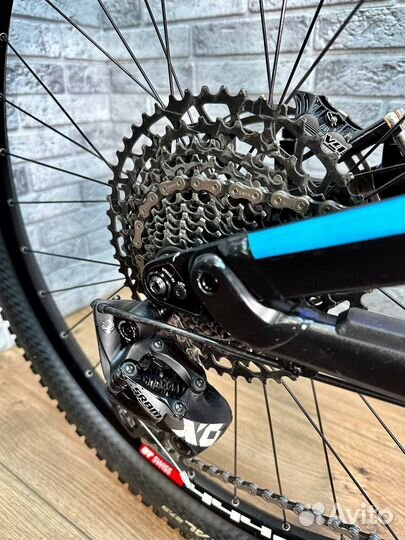 Canyon Spectral CF 9.0 PRO Carbon 27.5/Рама S 2021