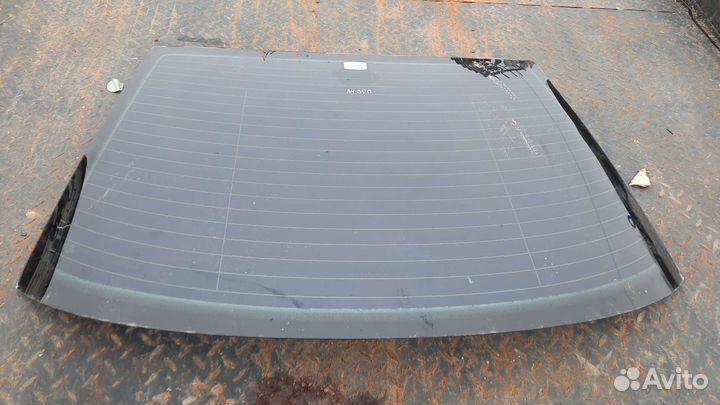 Стекло заднее Audi A4 B5 седан