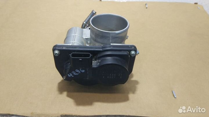 Дросельная заслонка Nissan Sera 52601