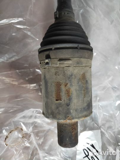 Привод, полуось передняя на Mercedes CLS c218