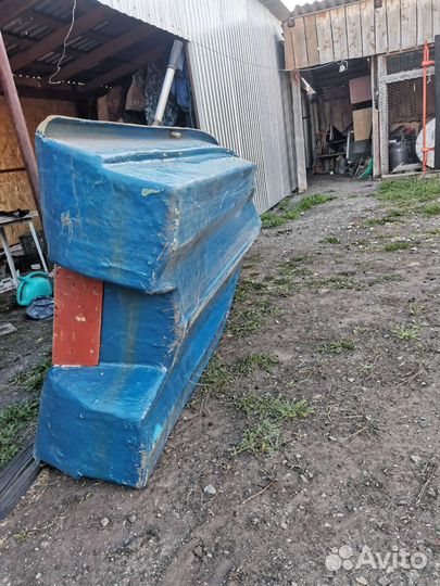 Пластиковая лодка