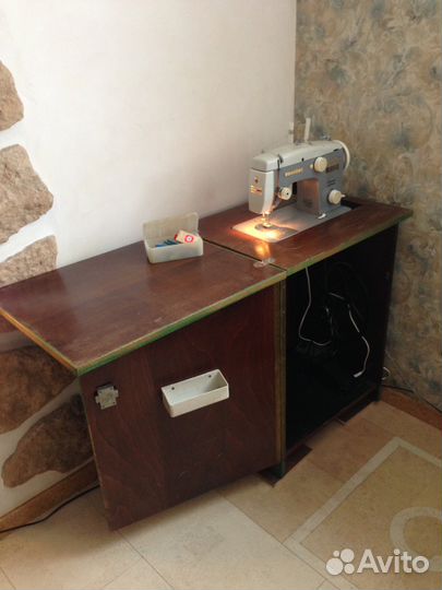 Швейная машина Veritas 8014/35 с тумбой