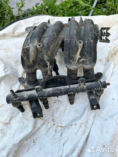 Колектор И форсунки peugeot307