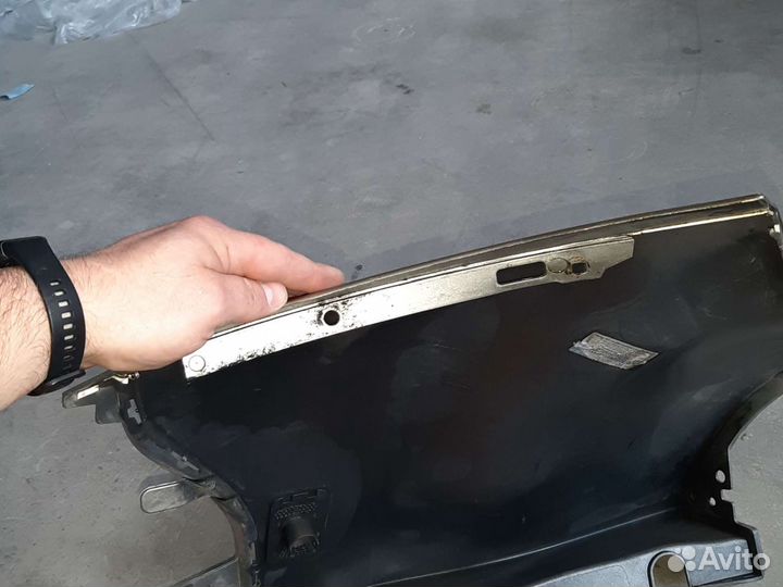 Бампер задний правая часть Renault Scenic 2009)