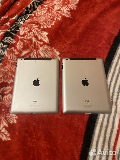 iPad 3 на запчасти дисплеи 2шт целые