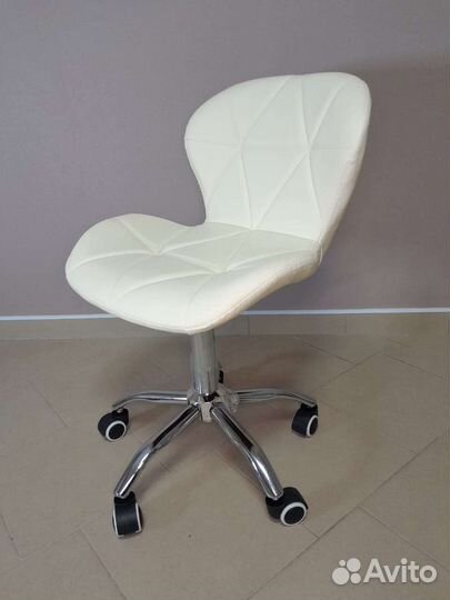 Стул Ракушка на колесах