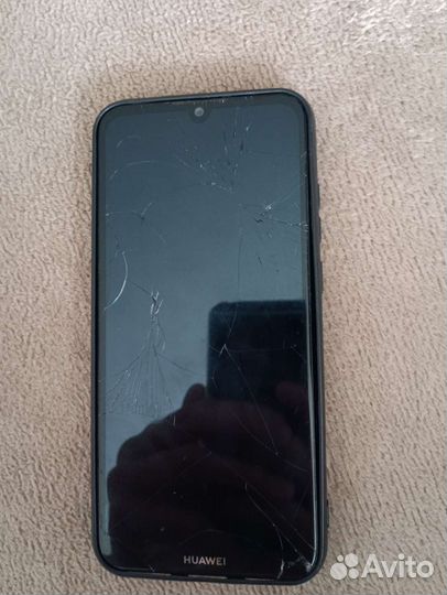 Телефон Huawei y6s