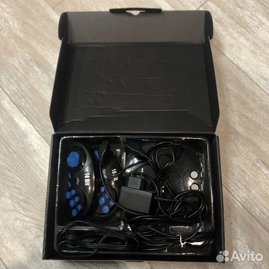 Игровая видеоприставка titan