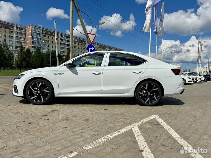 Skoda Octavia 1.4 AMT, 2023, 10 км