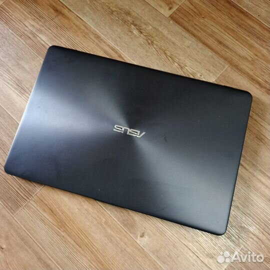 Игровой Asus 17,3 FHD/i5-8Gen/12Gb/GTX1050