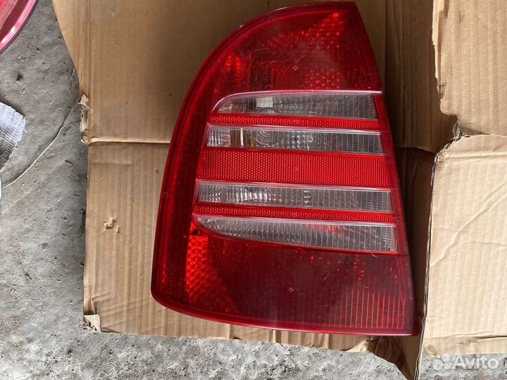 Фонари заднии Skoda superb1 2002г