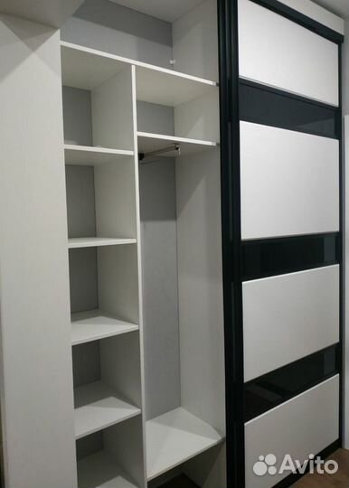 Шкаф купе с зеркалом