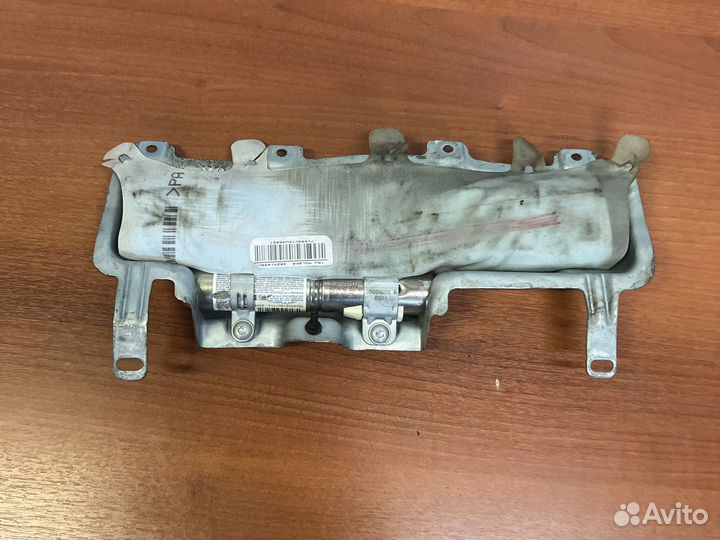 Подушка безопасности в колени Мерседес W216