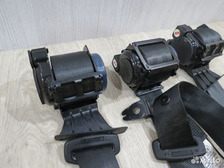 Ремень безопасности Volkswagen Polo