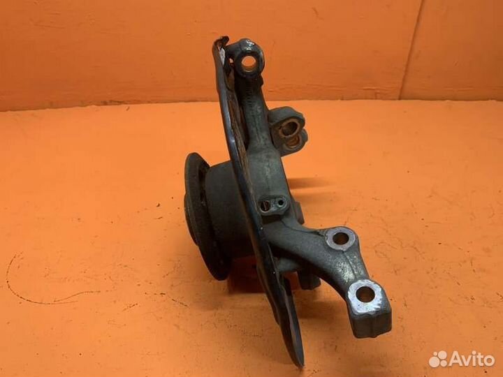 Кулак поворотный передний левый Mercedes-Benz Glk