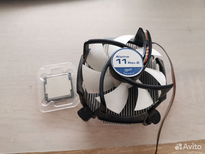 Процессор Intel Pentium G3220 с кулером Arctic