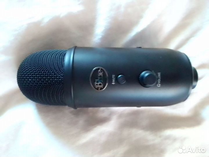 Микрофон Blue Yeti