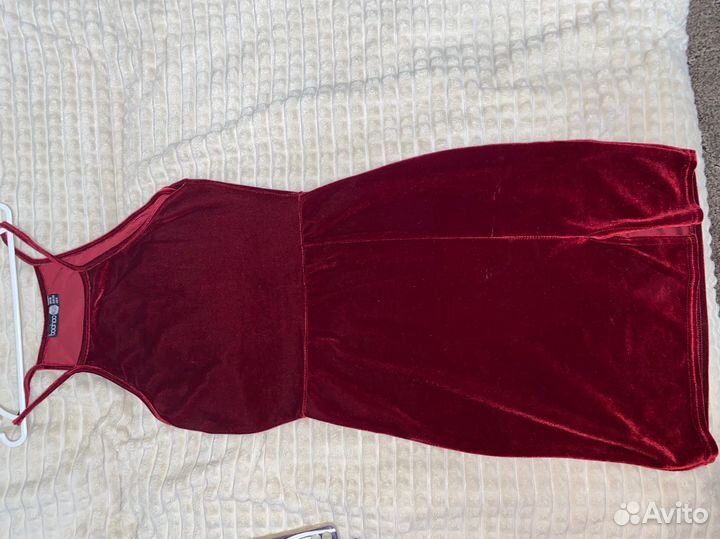 Платье винного оттенка