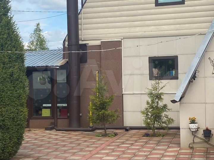 Дом 190 м² на участке 11 сот.