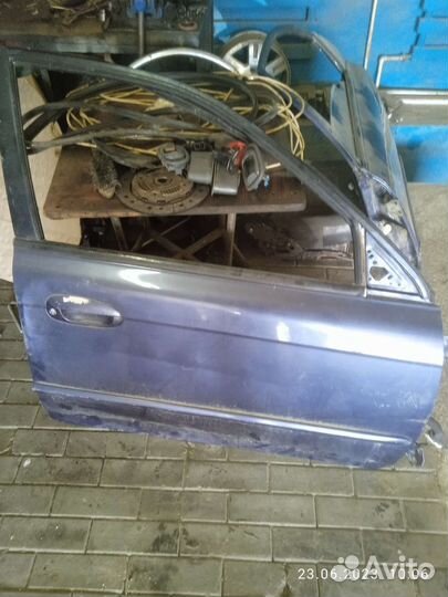 Двери Киа спектра,задняя и передняя правые,в сборе