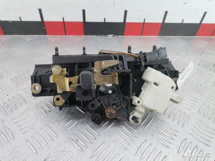 Ручка крышки багажника для Audi A6 C5 4B0827565J