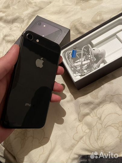 iPhone 8, 64 ГБ