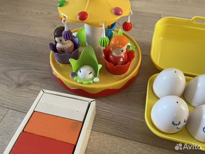 Игрушки для малыша, юла, пирамидка геометрия