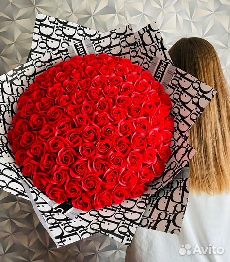 Букет из 201 151 101 51 мыльной розы