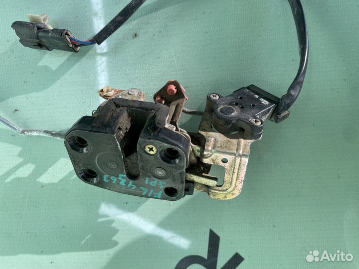 Замок двери передней левой kia sportage 1