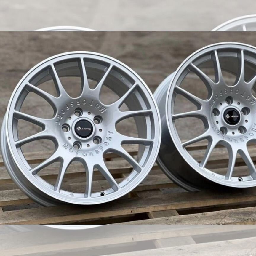 Литые диски MOMO GTR 8×R18 5×114.3