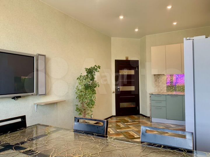 3-к. квартира, 140,2 м², 14/17 эт.