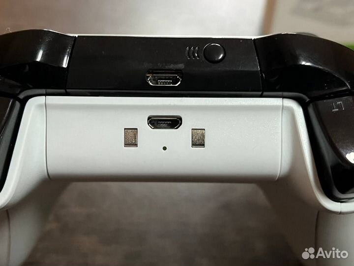 Док-станция + 2 аккумулятора для Xbox One XboxOne