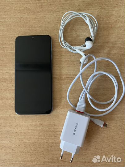 HONOR 20e, 4/64 ГБ