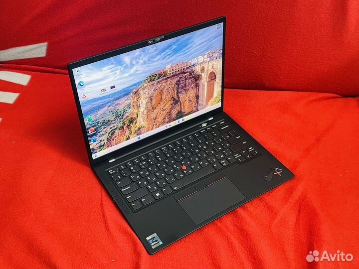 Ноутбук Lenovo X1 Carbon Gen 9 (4К экран)