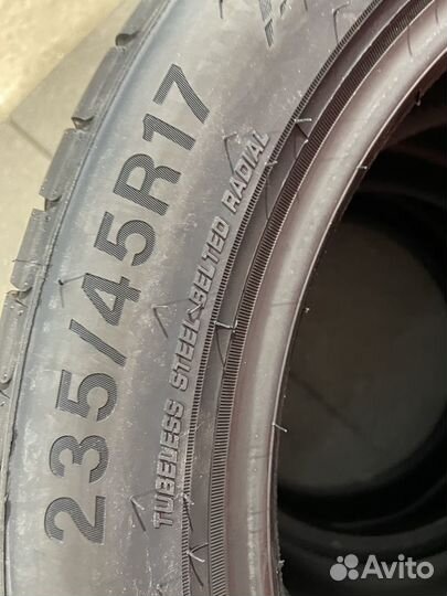 Triangle EffeXSport TH202 235/45 R17 97Y