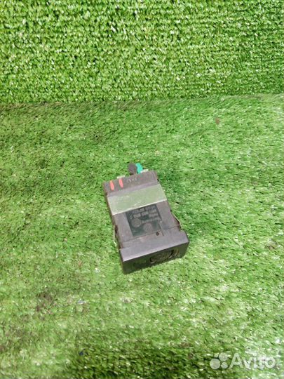 Кнопка обогрева сидений Volkswagen Passat B5