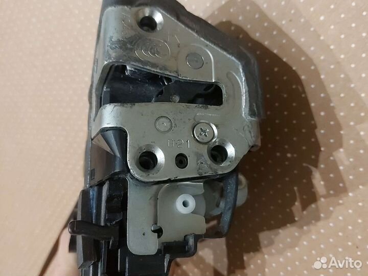 Замок двери Тойота Венза