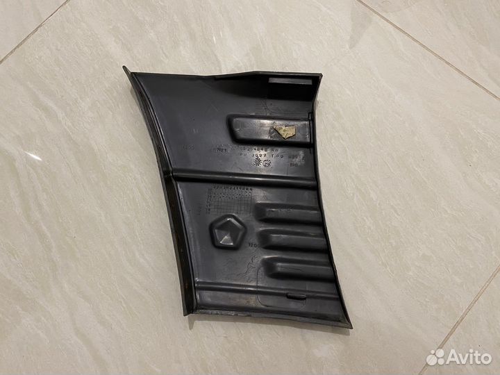 Накладка крыла Jeep Grand Cherokee