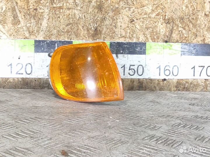 Поворотник правый Volkswagen Polo 1994-1999