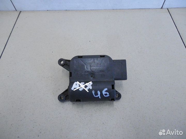 Моторчик заслонки отопителя Meriva 2003-2010