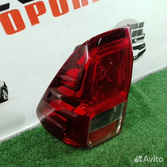 Фонарь задний левый Toyota Hilux Pick Up AN120