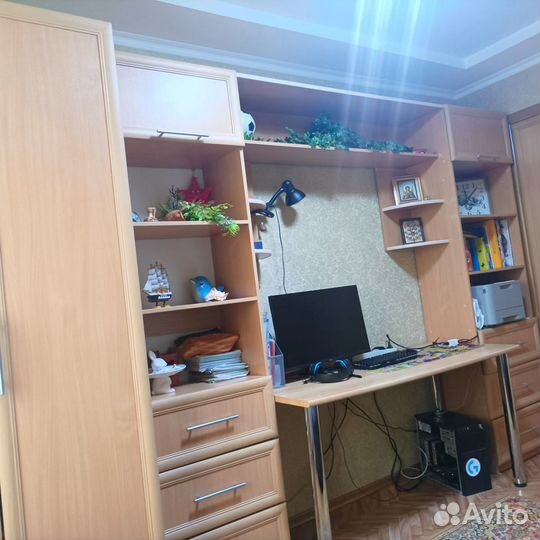 Стенка в детскую со столом