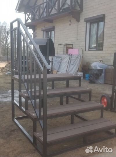 Крыльцо металлическое приставное