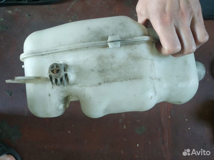 Бачок омывателя Пежо 406 (Peugeot 406)