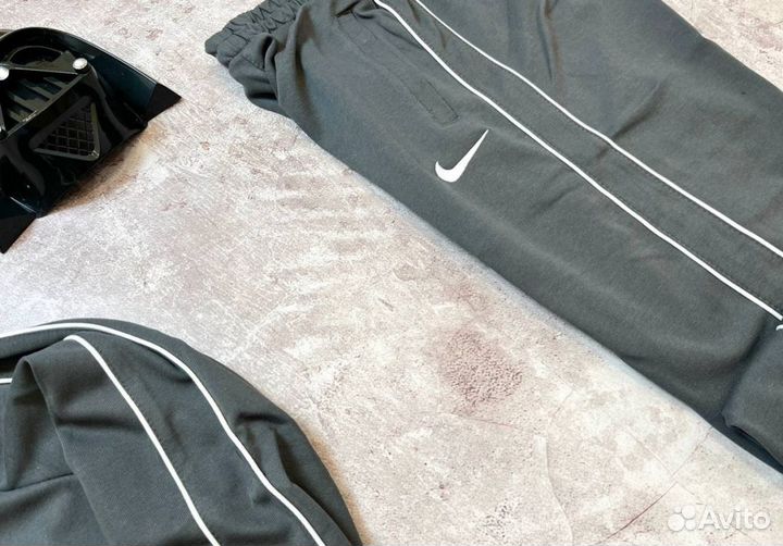 Спортивные костюмы Nike спортивные