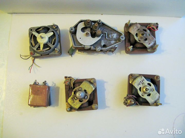 Электродвигатели проигрывателей, магнитофонов