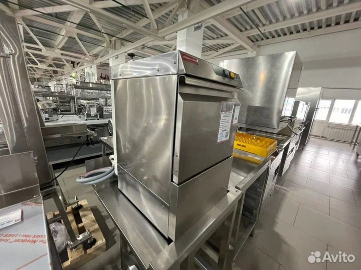 Машина посудомоечная фронтальная Solis PRO 35